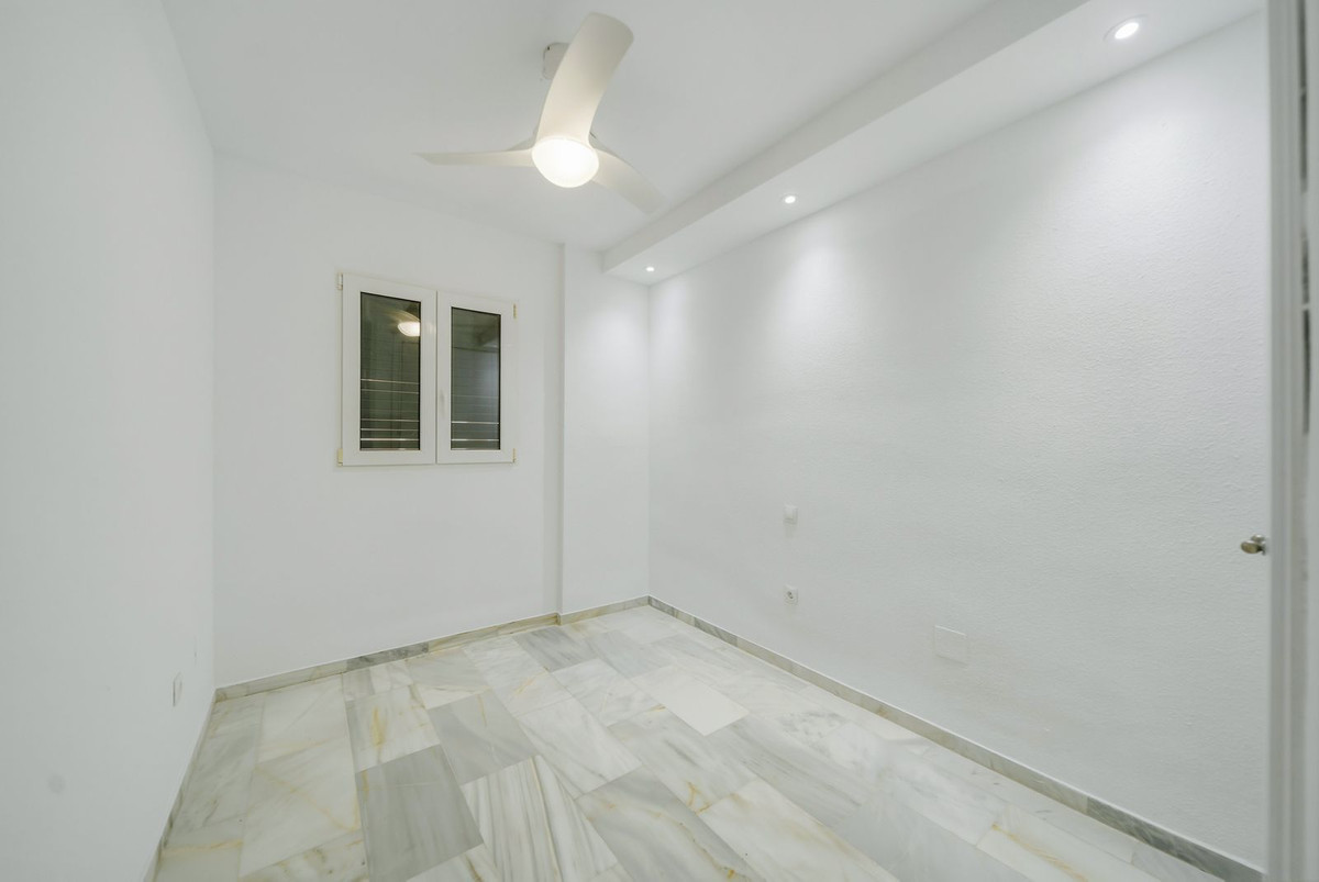 3 Bed Apartment for sale in Benalmadena Costa Costa Del Sol, Málaga, Spain