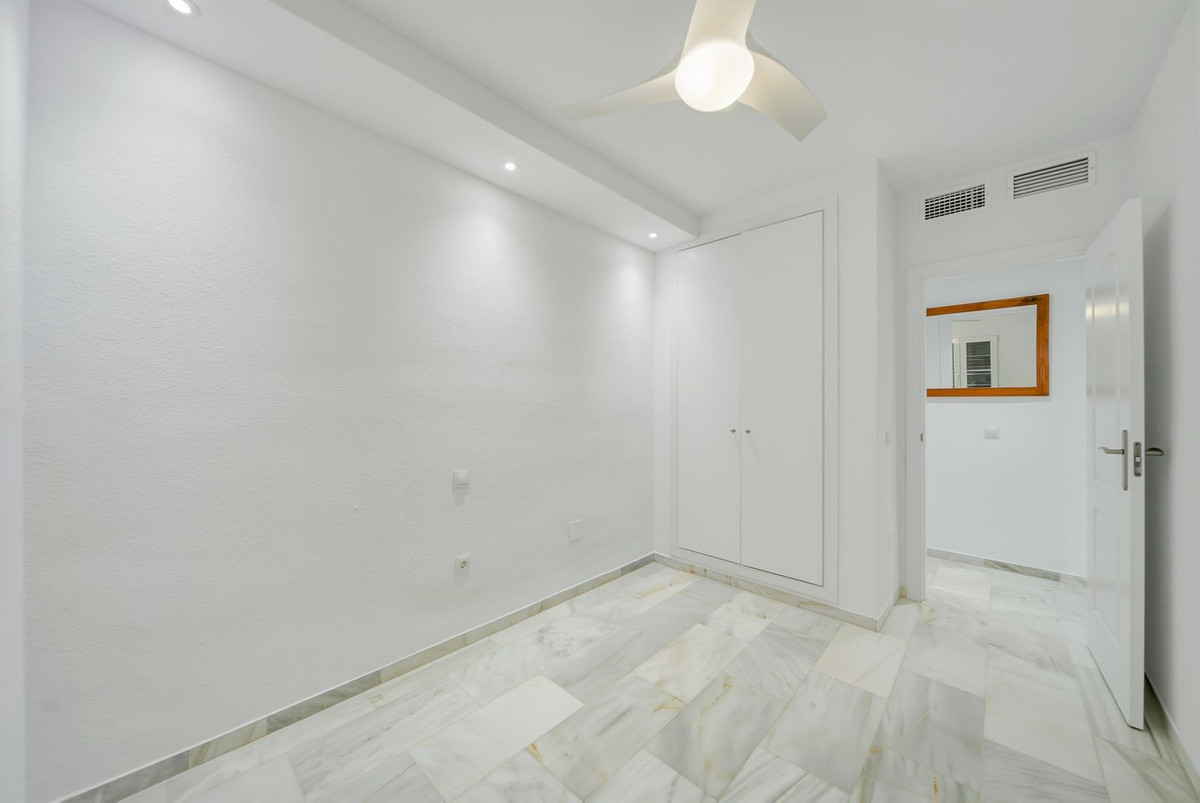 3 Bed Apartment for sale in Benalmadena Costa Costa Del Sol, Málaga, Spain