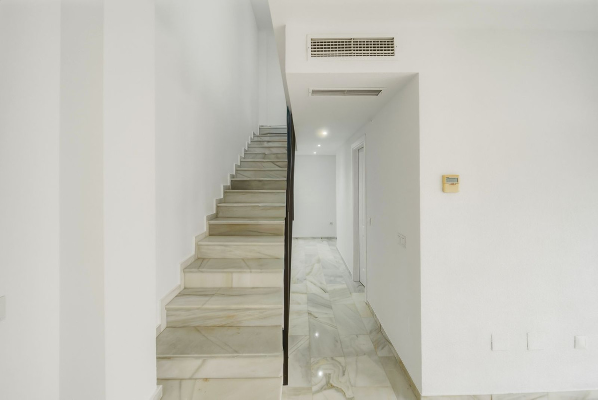 3 Bed Apartment for sale in Benalmadena Costa Costa Del Sol, Málaga, Spain