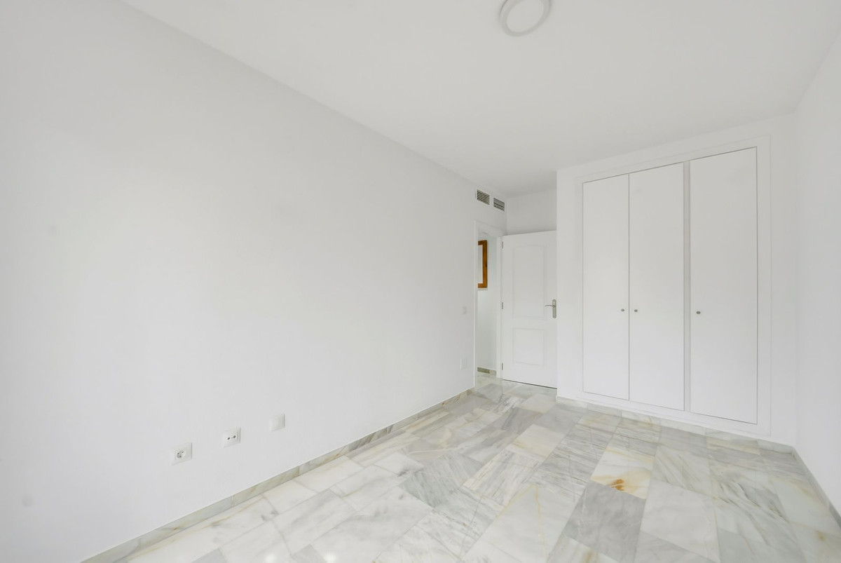 3 Bed Apartment for sale in Benalmadena Costa Costa Del Sol, Málaga, Spain