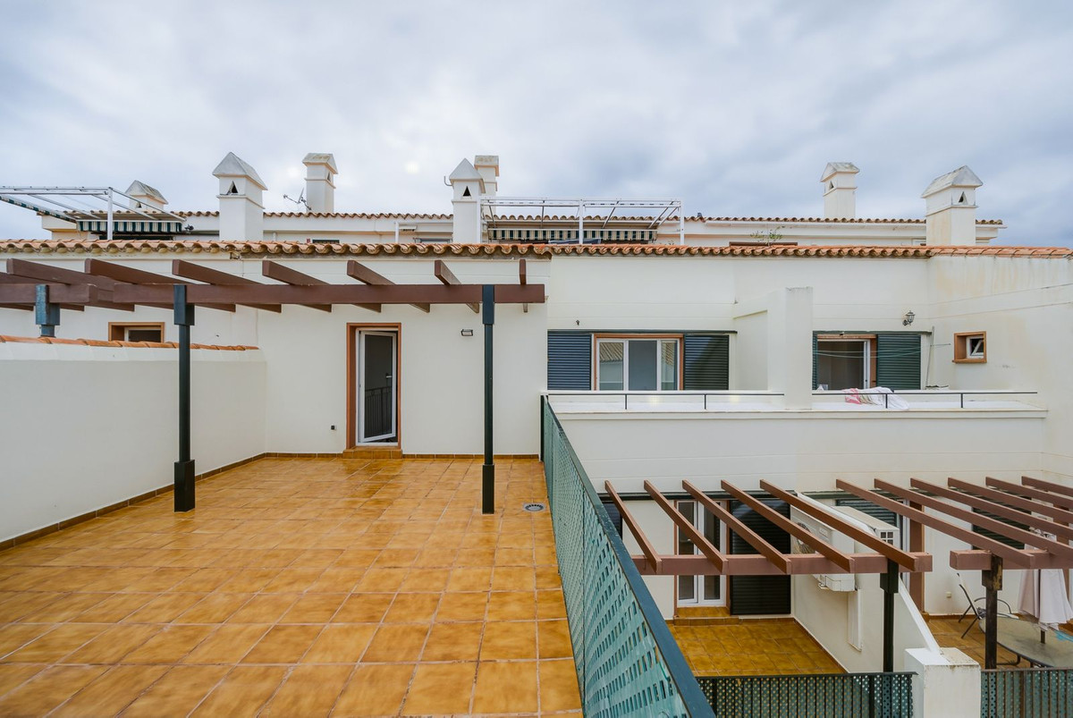 3 Bed Apartment for sale in Benalmadena Costa Costa Del Sol, Málaga, Spain