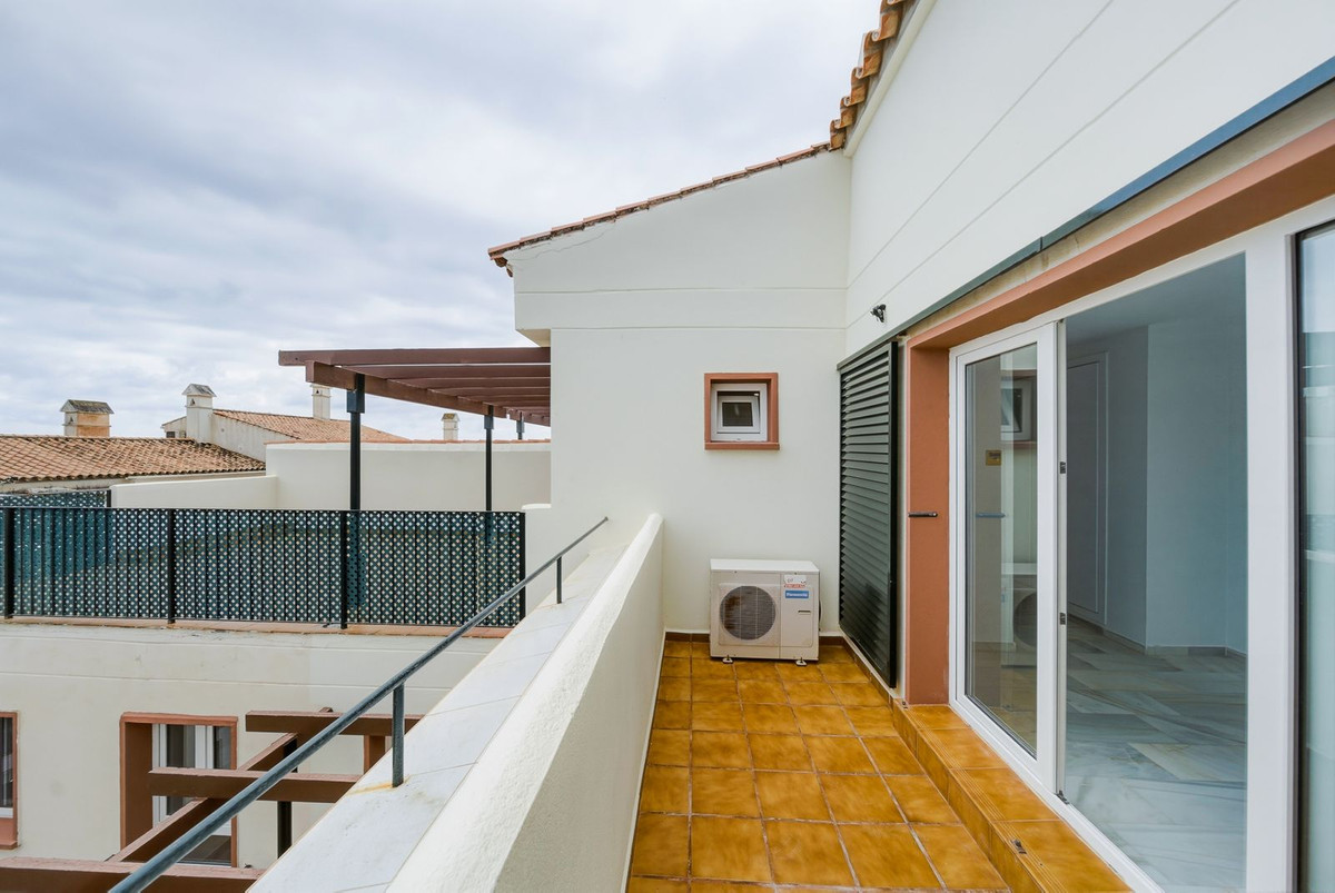 3 Bed Apartment for sale in Benalmadena Costa Costa Del Sol, Málaga, Spain