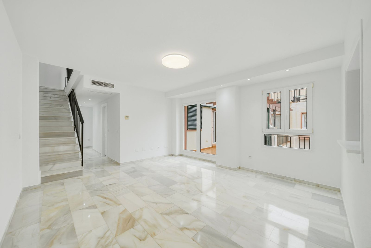 3 Bed Apartment for sale in Benalmadena Costa Costa Del Sol, Málaga, Spain