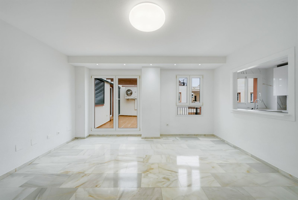 3 Bed Apartment for sale in Benalmadena Costa Costa Del Sol, Málaga, Spain