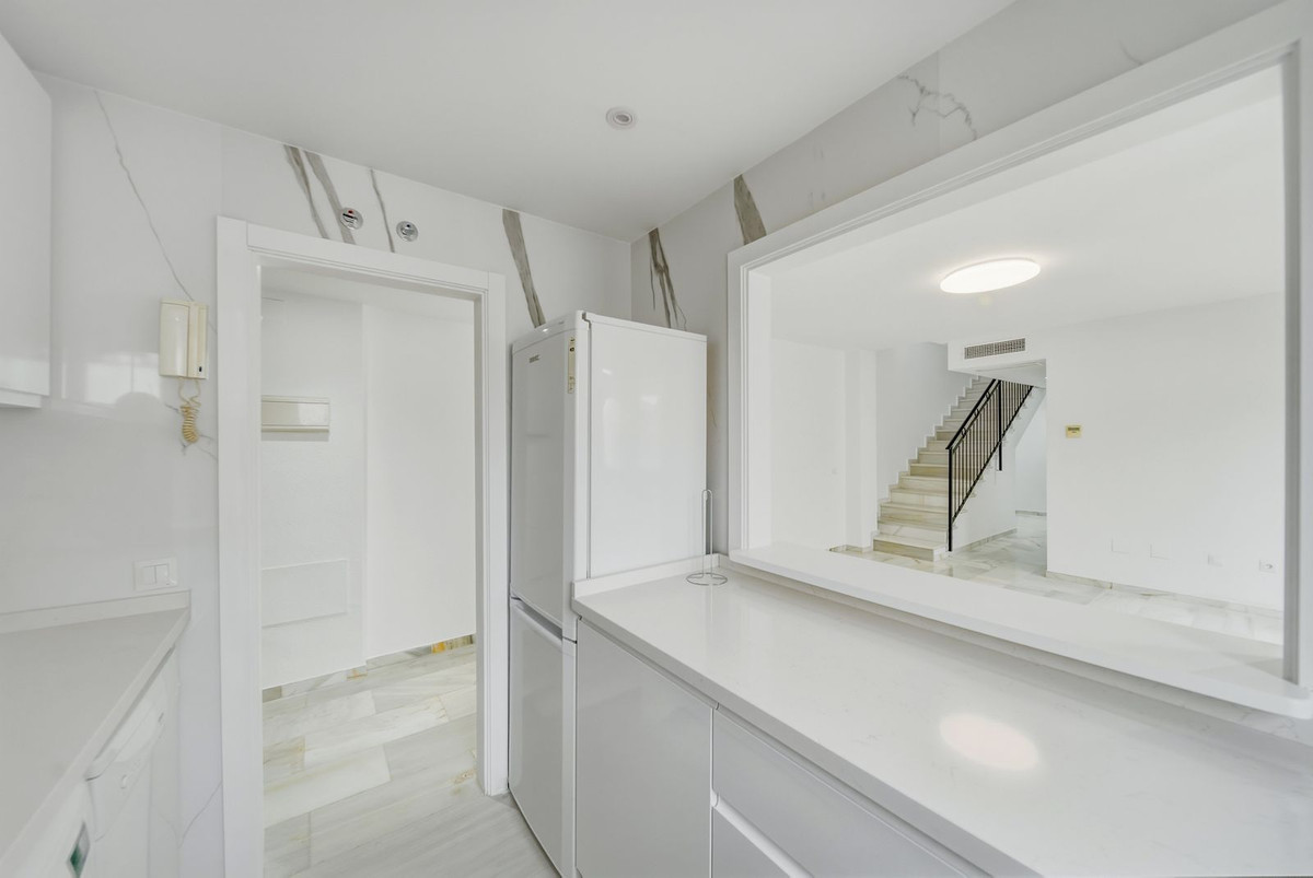 3 Bed Apartment for sale in Benalmadena Costa Costa Del Sol, Málaga, Spain