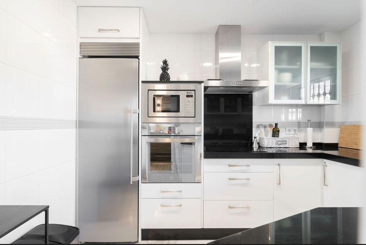 3 Bed Apartment for sale in Benalmadena Costa Costa Del Sol, Málaga, Spain