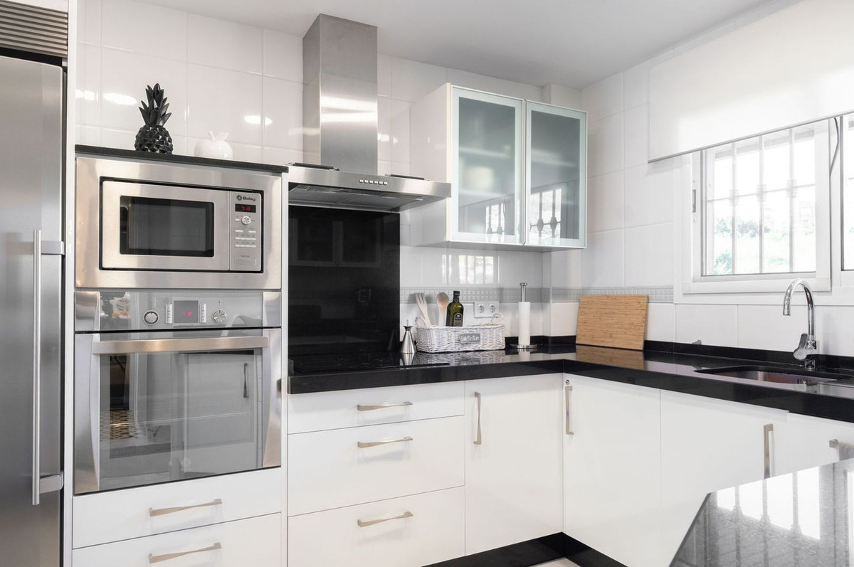 3 Bed Apartment for sale in Benalmadena Costa Costa Del Sol, Málaga, Spain