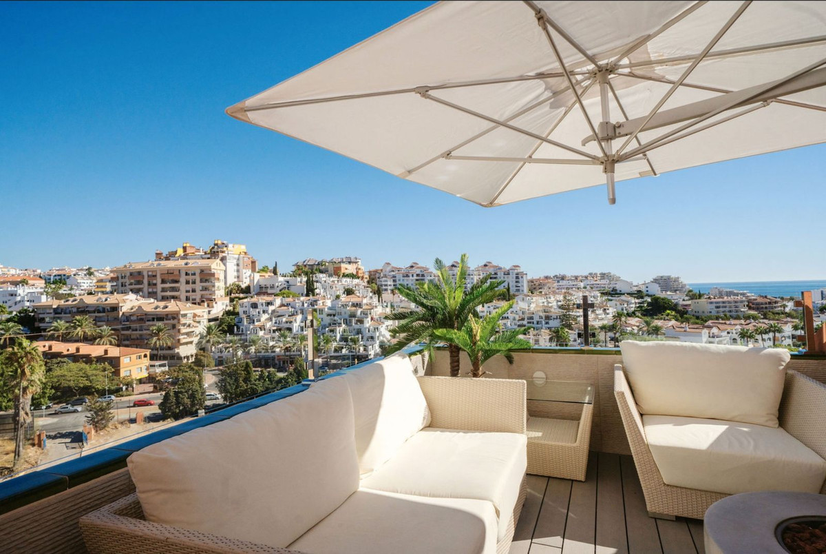 3 Bed Apartment for sale in Benalmadena Costa Costa Del Sol, Málaga, Spain