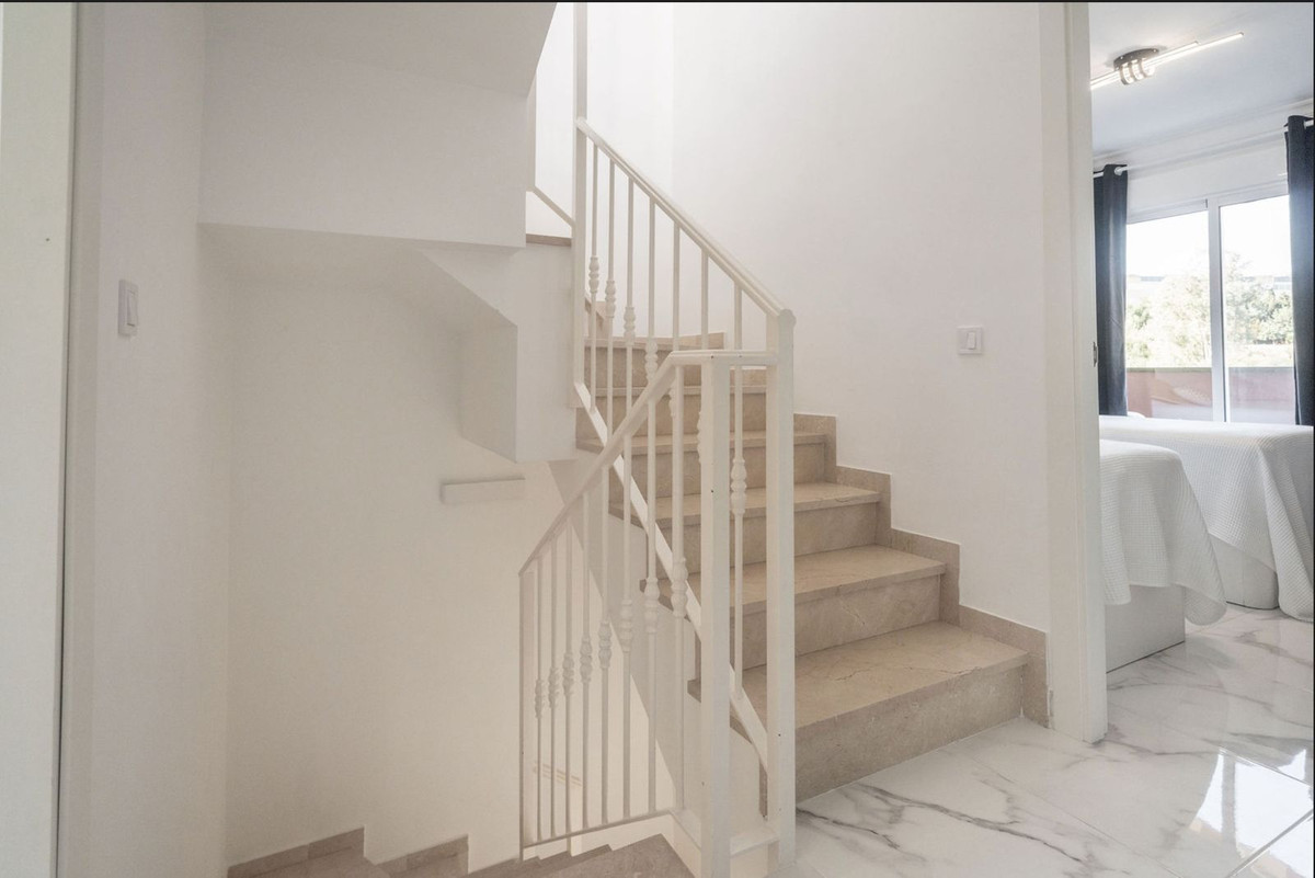 3 Bed Apartment for sale in Benalmadena Costa Costa Del Sol, Málaga, Spain