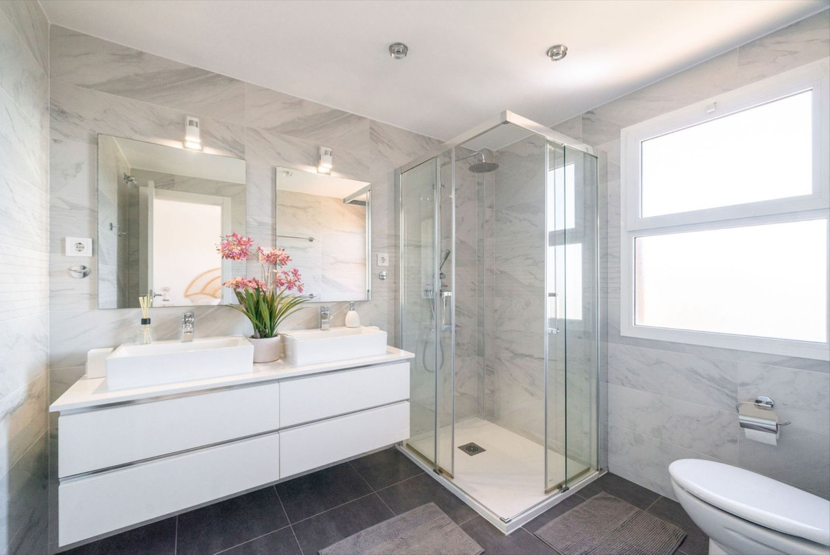 3 Bed Apartment for sale in Benalmadena Costa Costa Del Sol, Málaga, Spain