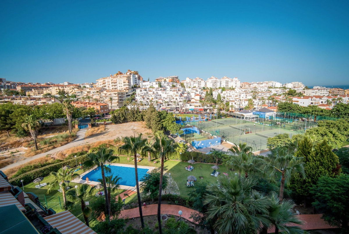 3 Bed Apartment for sale in Benalmadena Costa Costa Del Sol, Málaga, Spain