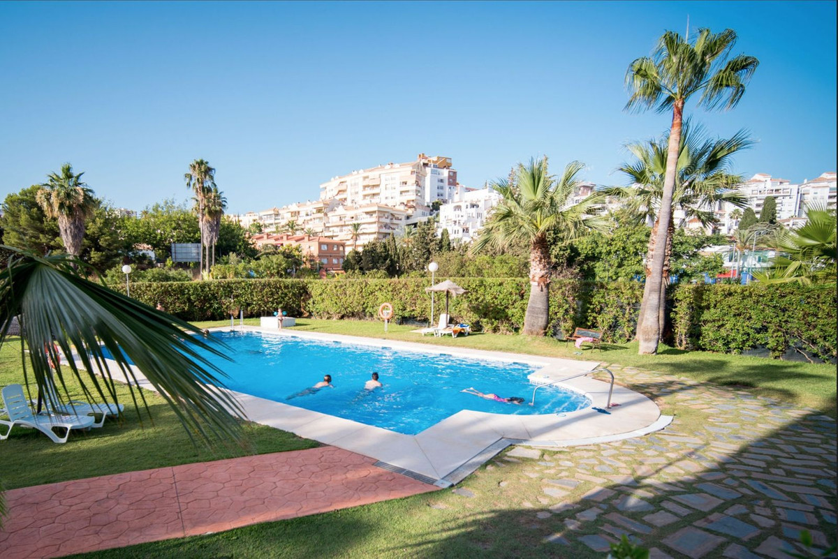 3 Bed Apartment for sale in Benalmadena Costa Costa Del Sol, Málaga, Spain
