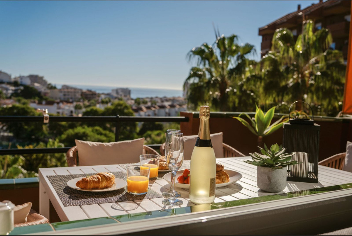 3 Bed Apartment for sale in Benalmadena Costa Costa Del Sol, Málaga, Spain