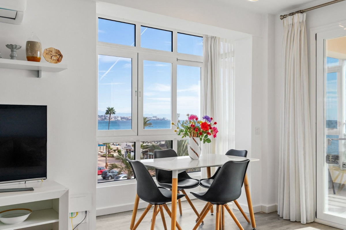 2 Bed Apartment for sale in Fuengirola Costa Del Sol, Málaga, Spain