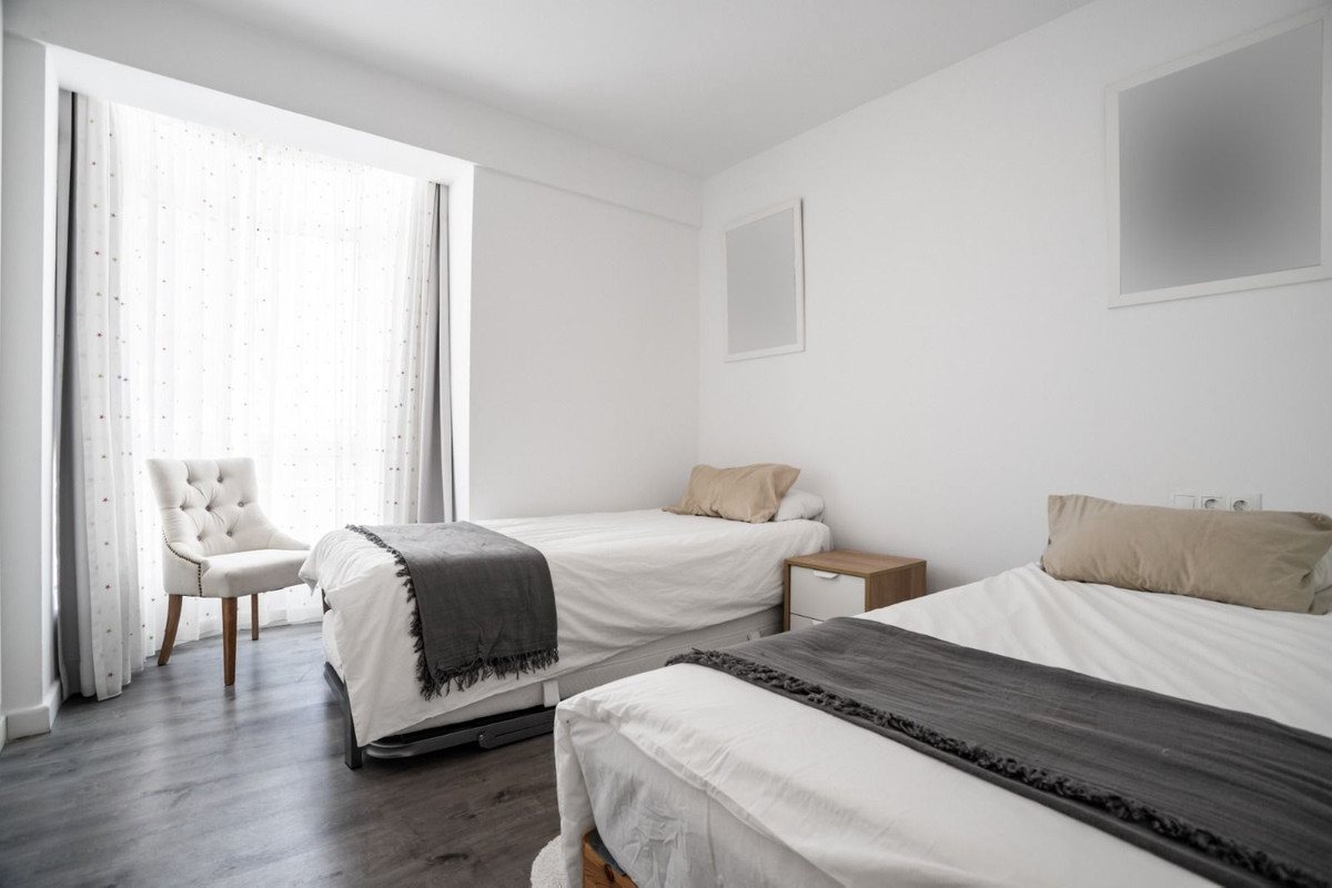 2 Bed Apartment for sale in Fuengirola Costa Del Sol, Málaga, Spain