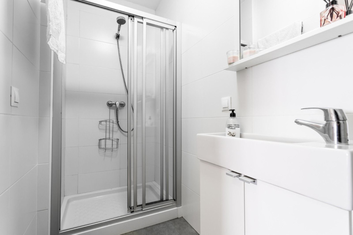 2 Bed Apartment for sale in Fuengirola Costa Del Sol, Málaga, Spain