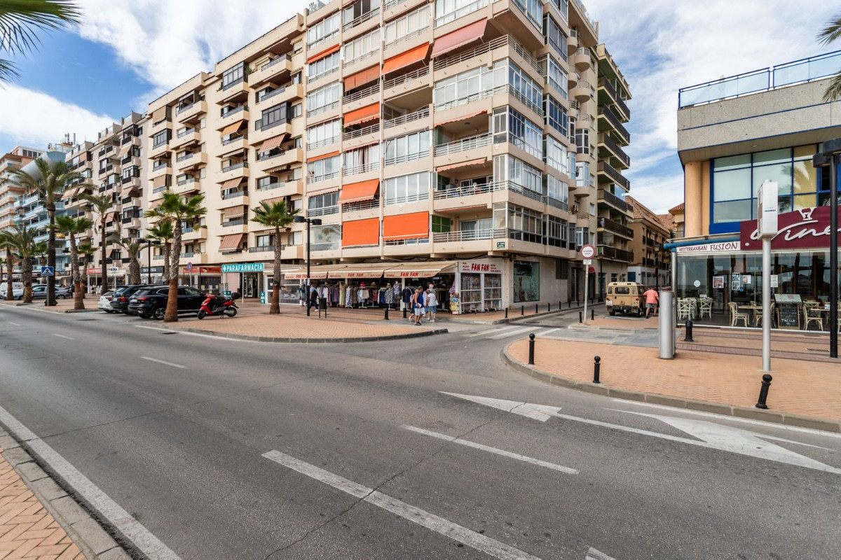 2 Bed Apartment for sale in Fuengirola Costa Del Sol, Málaga, Spain