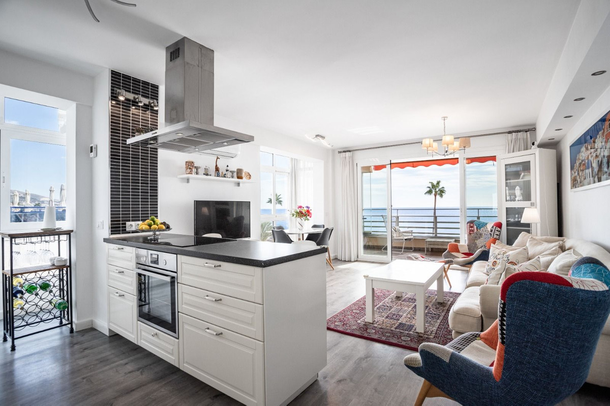 2 Bed Apartment for sale in Fuengirola Costa Del Sol, Málaga, Spain