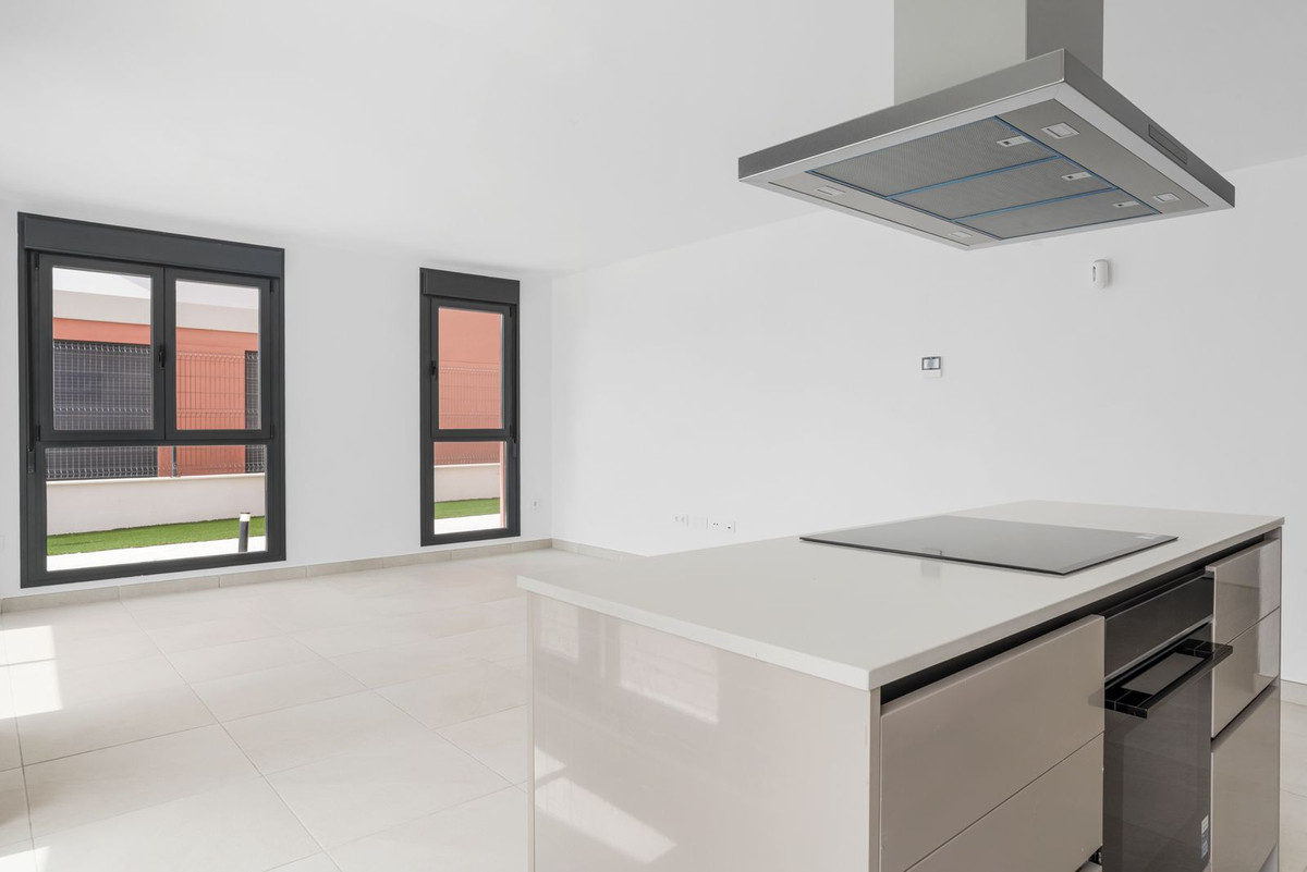 Se vende Apartamento Planta Media de 3 dormitorios en Costa Del Sol, Málaga, España