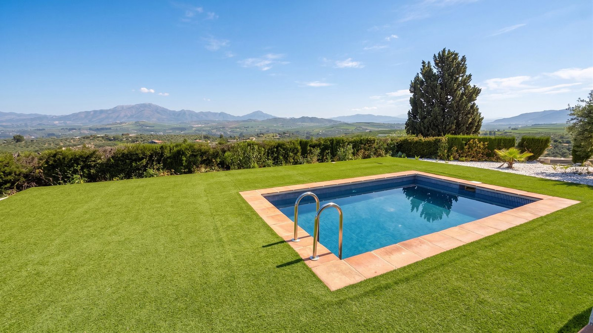 Se vende Finca - Cortijo de 2 dormitorios en Costa Del Sol, Málaga, España