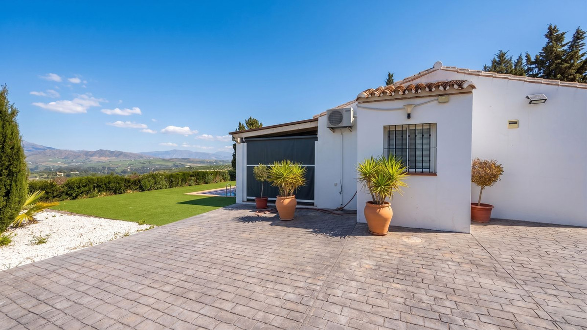 Se vende Finca - Cortijo de 2 dormitorios en Costa Del Sol, Málaga, España