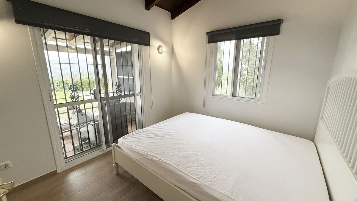 Se vende Finca - Cortijo de 2 dormitorios en Costa Del Sol, Málaga, España