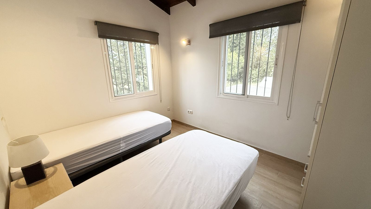 Se vende Finca - Cortijo de 2 dormitorios en Costa Del Sol, Málaga, España