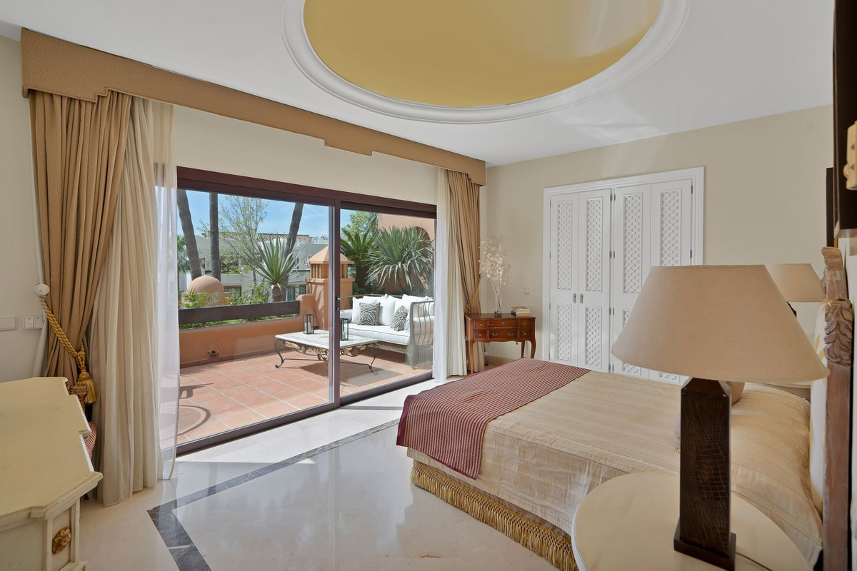 2 Bed Apartment for sale in Marbella Costa Del Sol, Málaga, Spain