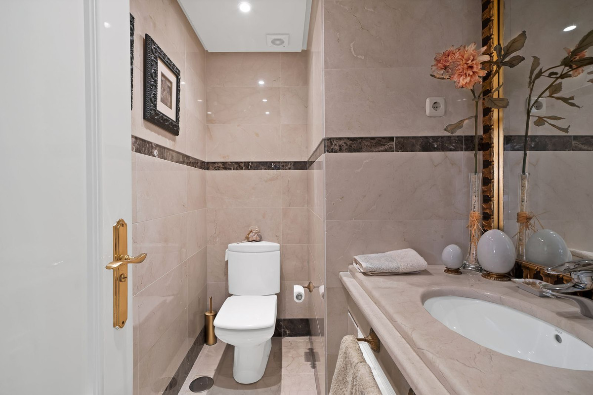 2 Bed Apartment for sale in Marbella Costa Del Sol, Málaga, Spain