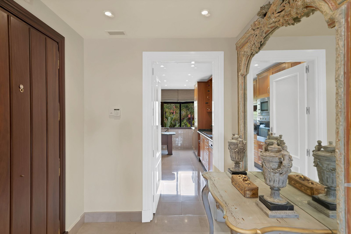 2 Bed Apartment for sale in Marbella Costa Del Sol, Málaga, Spain