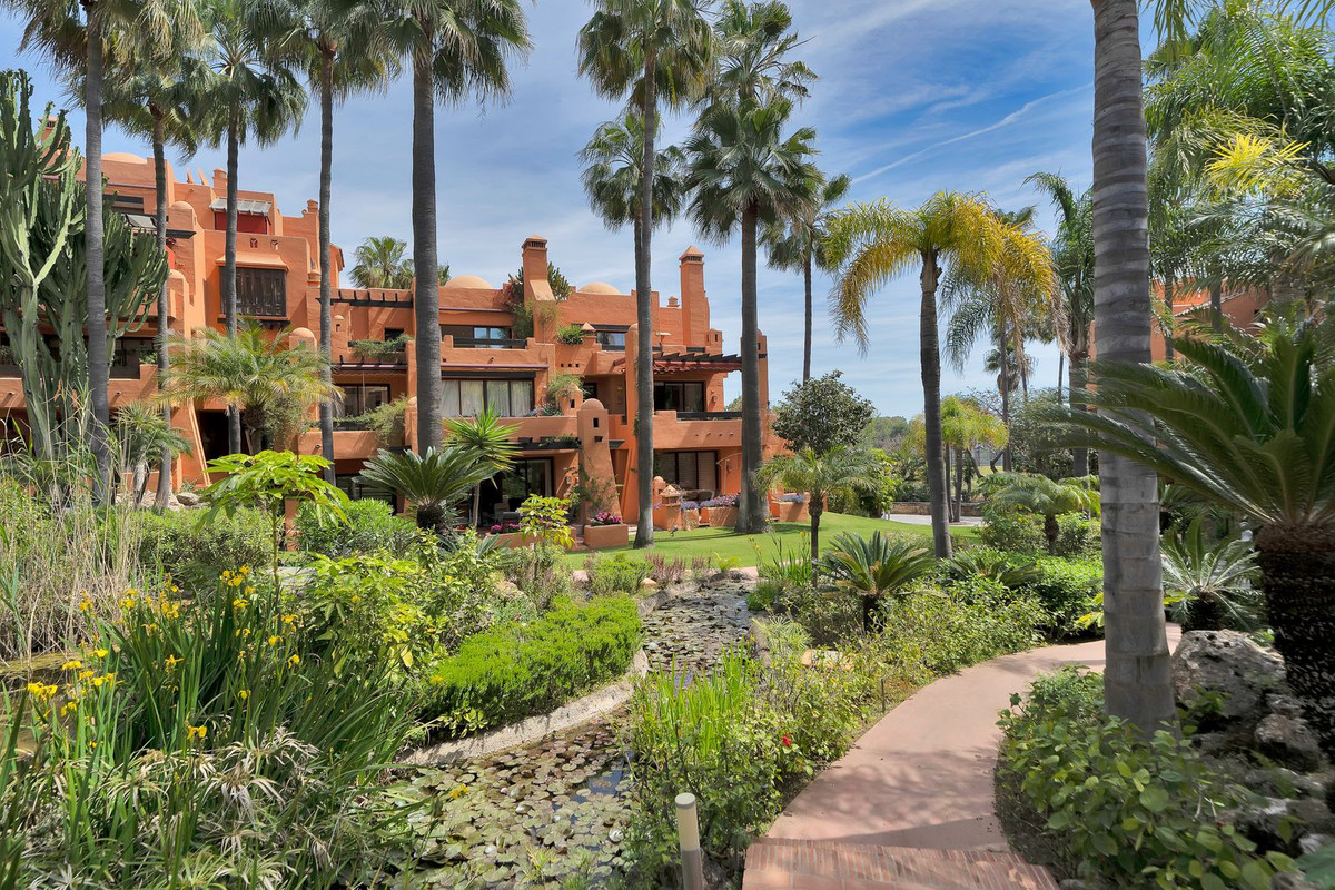 2 Bed Apartment for sale in Marbella Costa Del Sol, Málaga, Spain