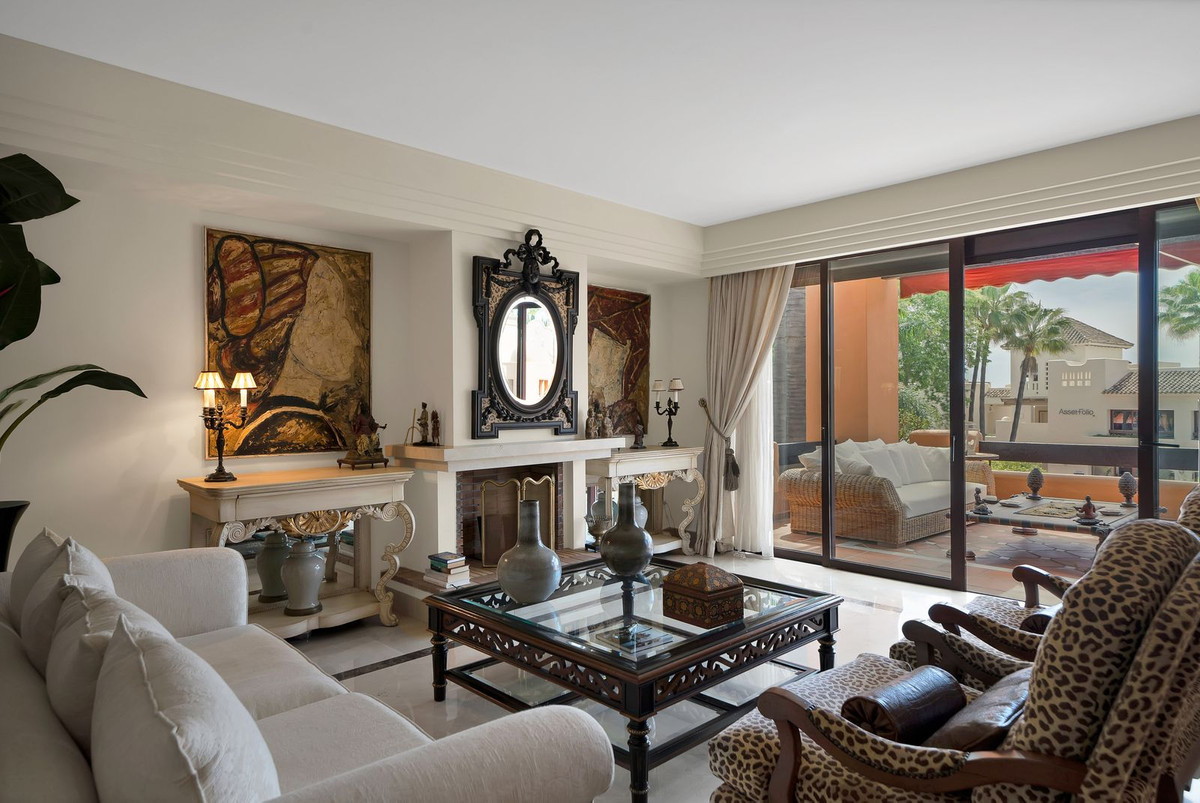 2 Bed Apartment for sale in Marbella Costa Del Sol, Málaga, Spain