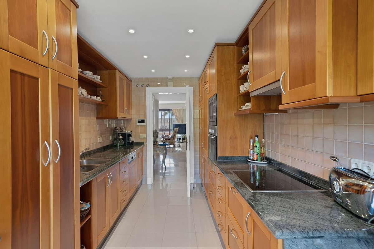 2 Bed Apartment for sale in Marbella Costa Del Sol, Málaga, Spain