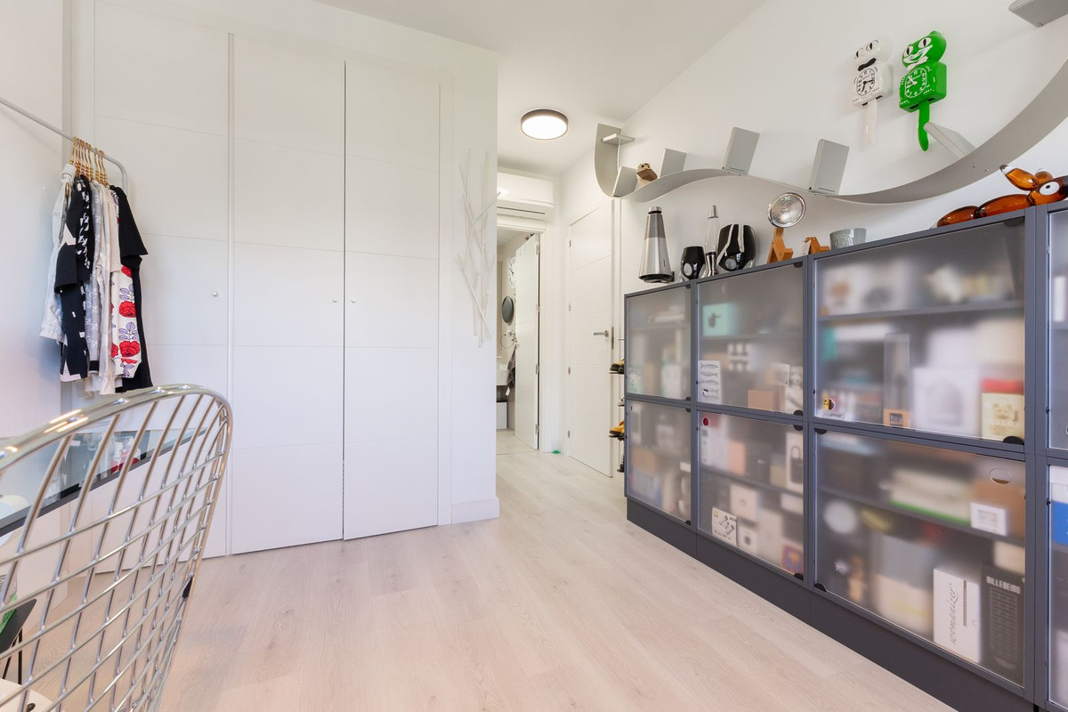 Se vende Apartamento Planta Media de 2 dormitorios en Costa Del Sol, Málaga, España