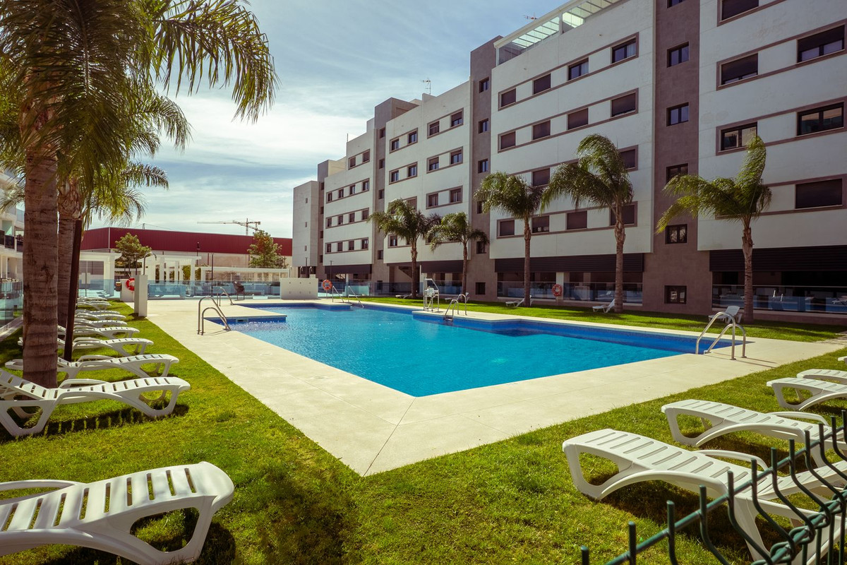 Se vende Apartamento Planta Media de 2 dormitorios en Costa Del Sol, Málaga, España