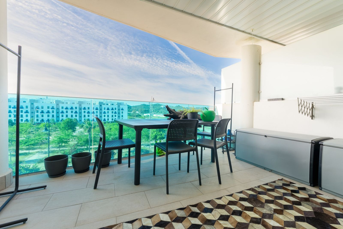 Se vende Apartamento Planta Media de 2 dormitorios en Costa Del Sol, Málaga, España