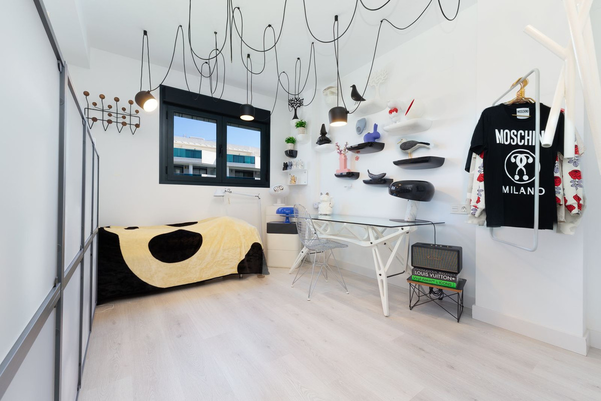 Se vende Apartamento Planta Media de 2 dormitorios en Costa Del Sol, Málaga, España