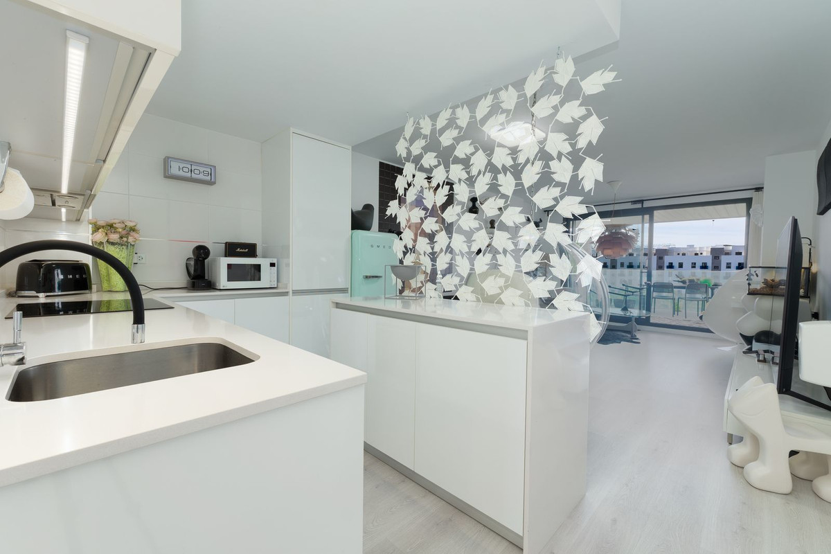 Se vende Apartamento Planta Media de 2 dormitorios en Costa Del Sol, Málaga, España