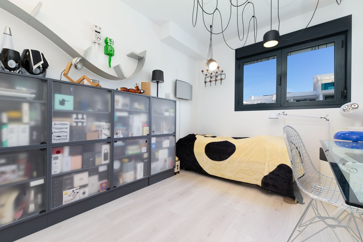 Se vende Apartamento Planta Media de 2 dormitorios en Costa Del Sol, Málaga, España