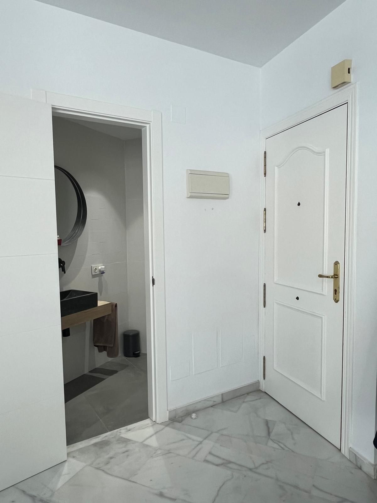 Se vende Apartamento Planta Media de 3 dormitorios en Costa Del Sol, Málaga, España