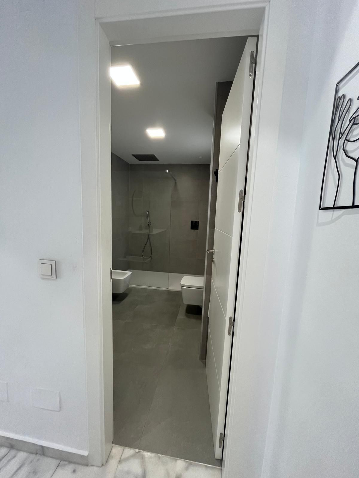 Se vende Apartamento Planta Media de 3 dormitorios en Costa Del Sol, Málaga, España