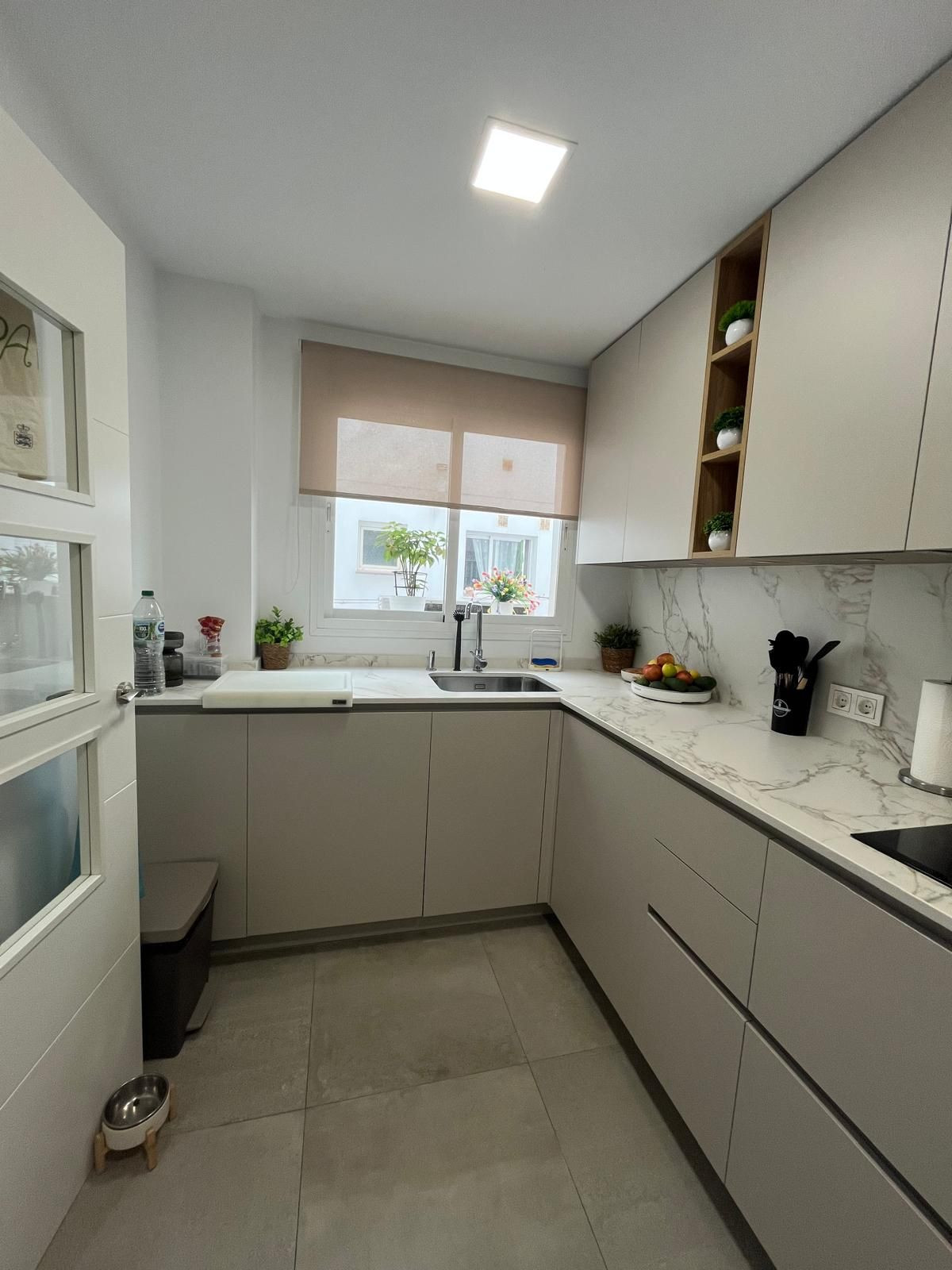 Se vende Apartamento Planta Media de 3 dormitorios en Costa Del Sol, Málaga, España
