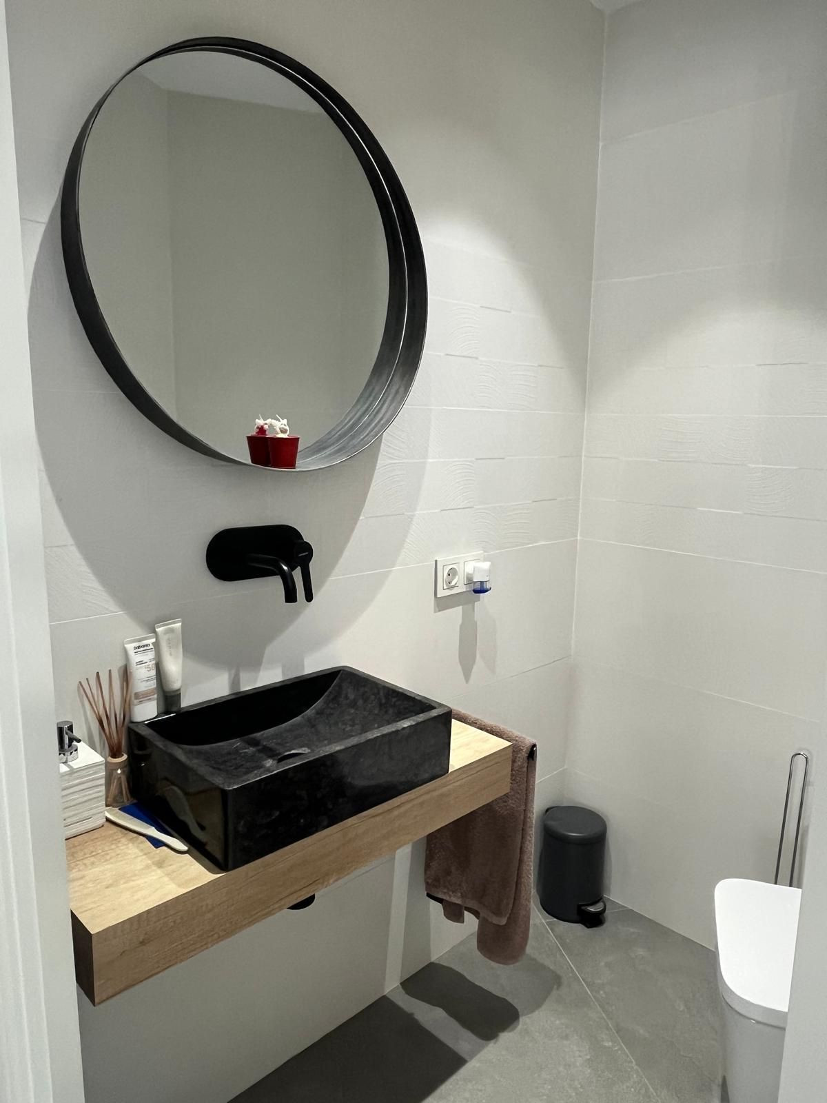 Se vende Apartamento Planta Media de 3 dormitorios en Costa Del Sol, Málaga, España