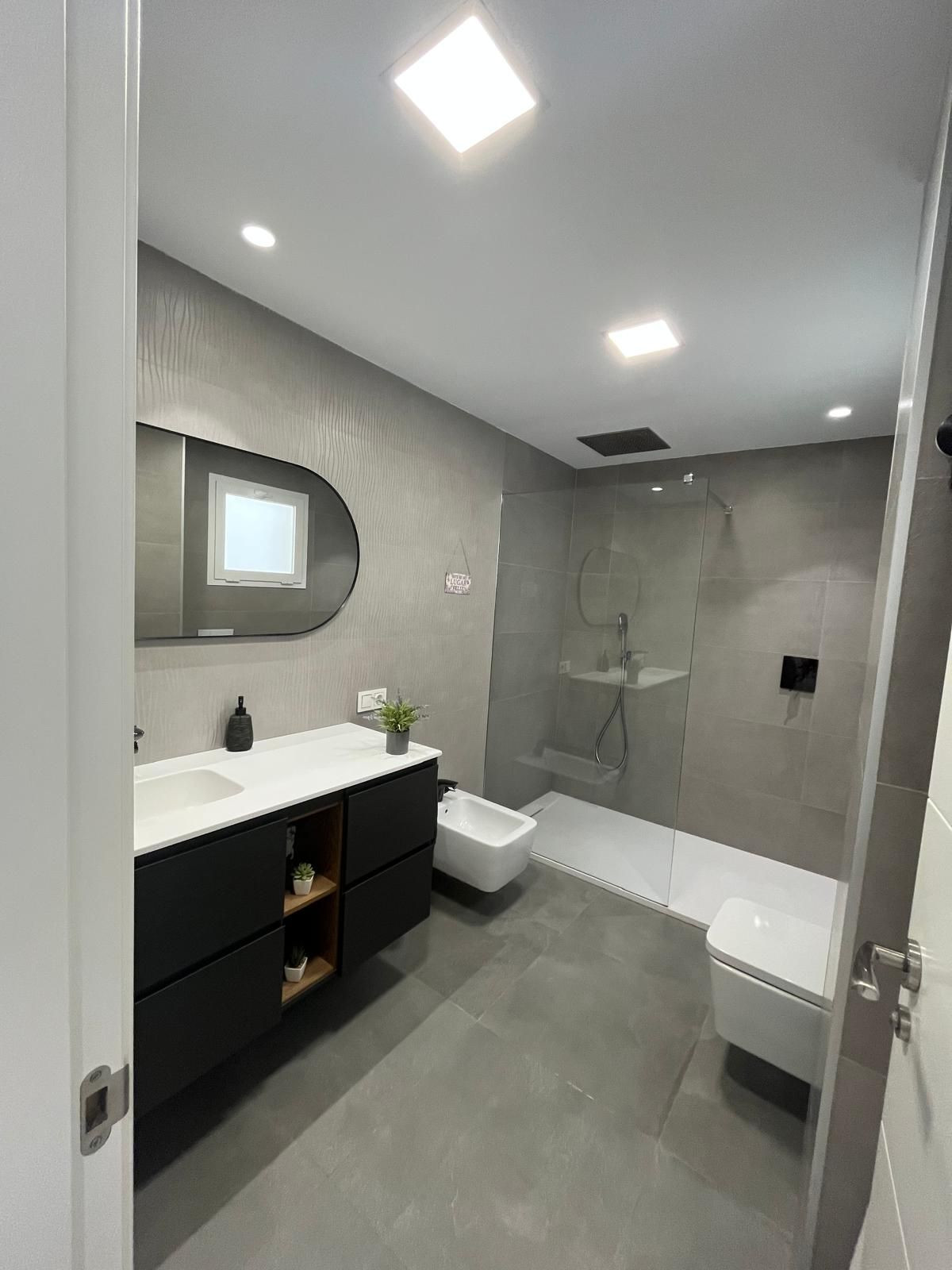 Se vende Apartamento Planta Media de 3 dormitorios en Costa Del Sol, Málaga, España