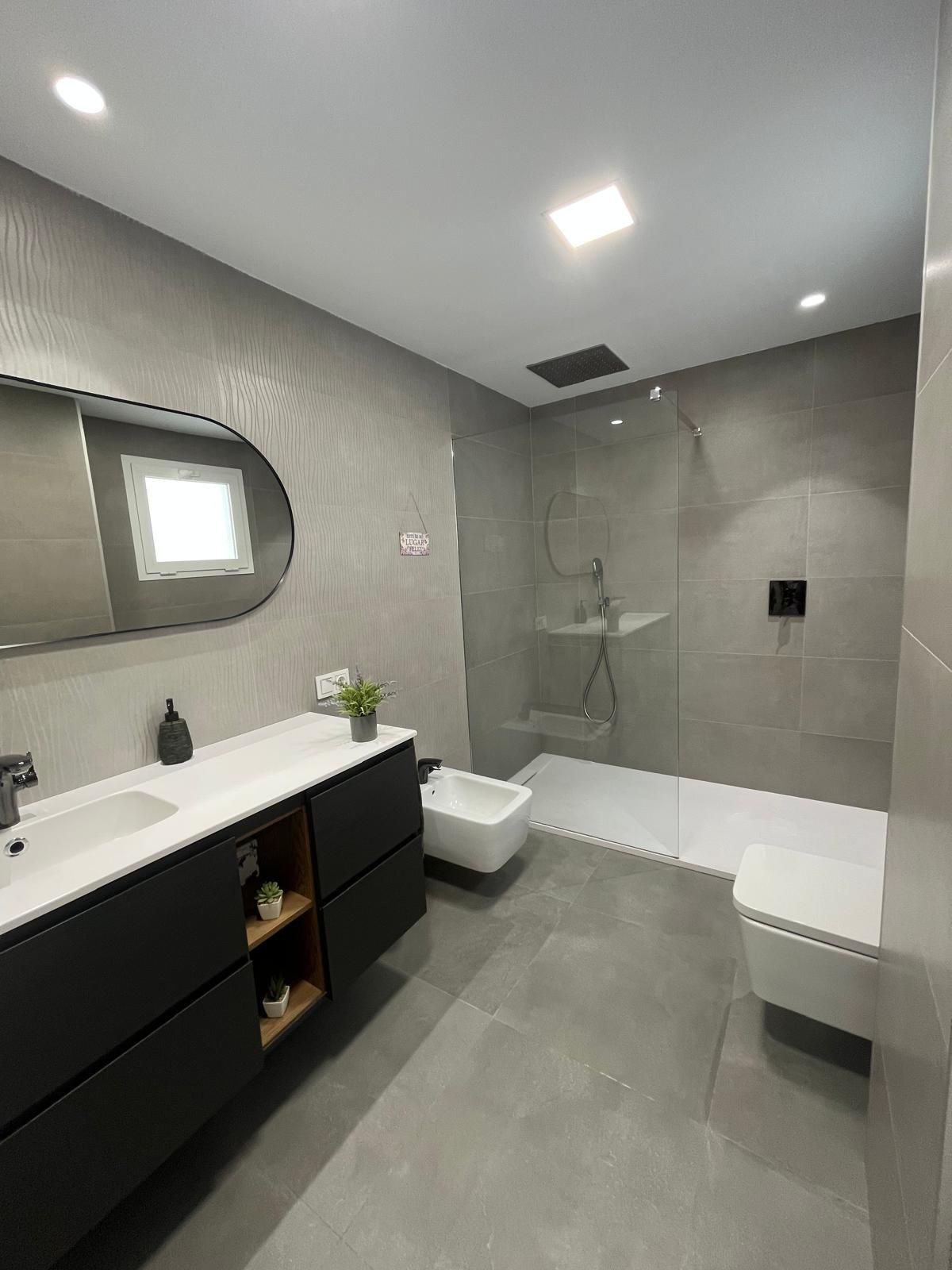 Se vende Apartamento Planta Media de 3 dormitorios en Costa Del Sol, Málaga, España