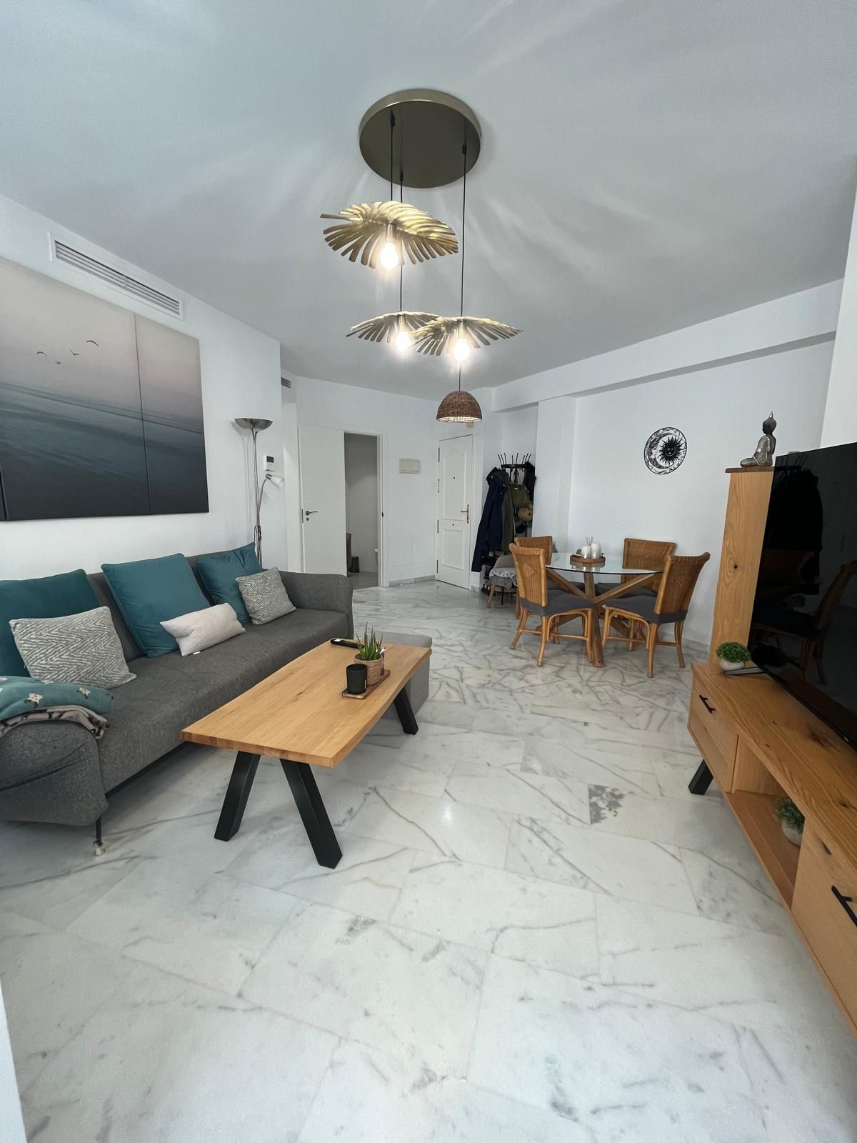 Se vende Apartamento Planta Media de 3 dormitorios en Costa Del Sol, Málaga, España