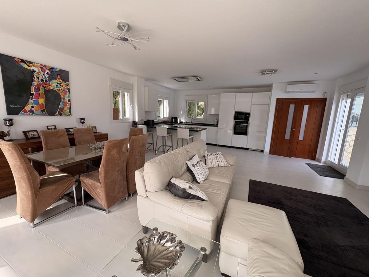 6 Bed Townhouse for sale in Mijas Costa Costa Del Sol, Málaga, Spain