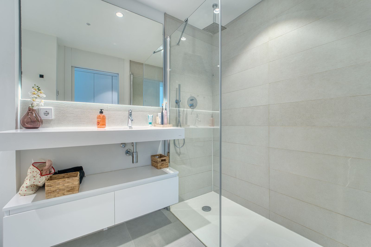 Se vende Apartamento Planta Baja de 2 dormitorios en Costa Del Sol, Málaga, España
