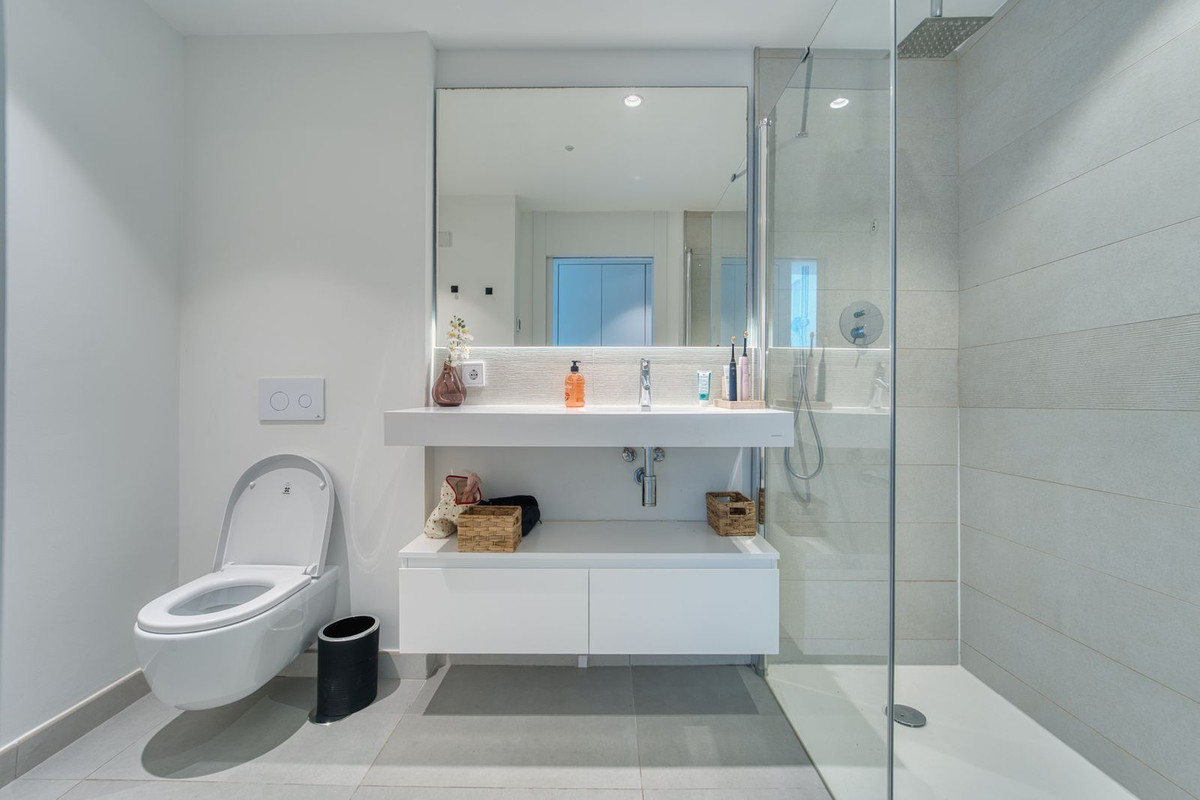 Se vende Apartamento Planta Baja de 2 dormitorios en Costa Del Sol, Málaga, España