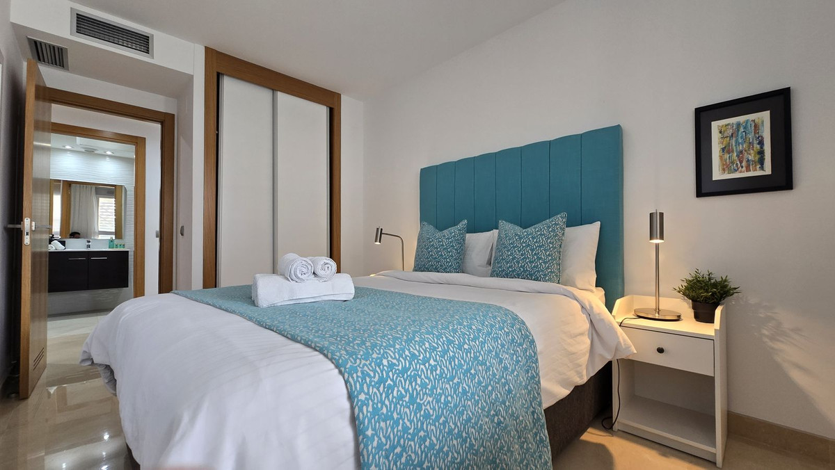 3 Bed Apartment for sale in San Pedro De Alcántara Costa Del Sol, Málaga, Spain